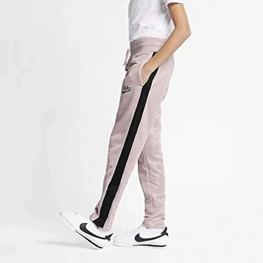 Nike kids light